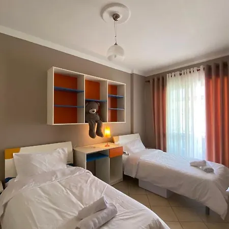 Cloud8 With Castle View, 7km From The