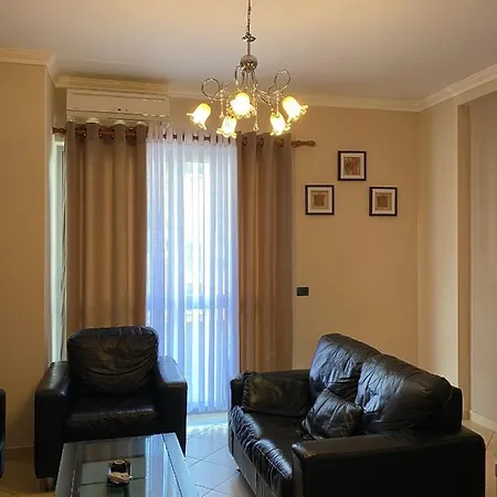 Cloud8 With Castle View, 7km From The Apartment Lezhe