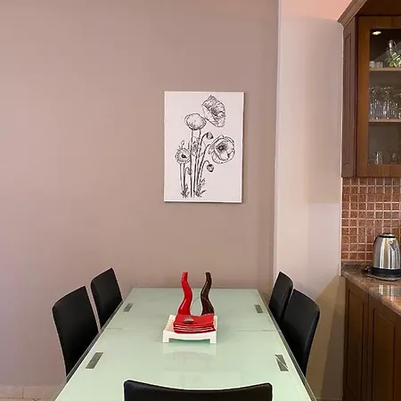Apartment Cloud8 With Castle View, 7km From The Lezhe